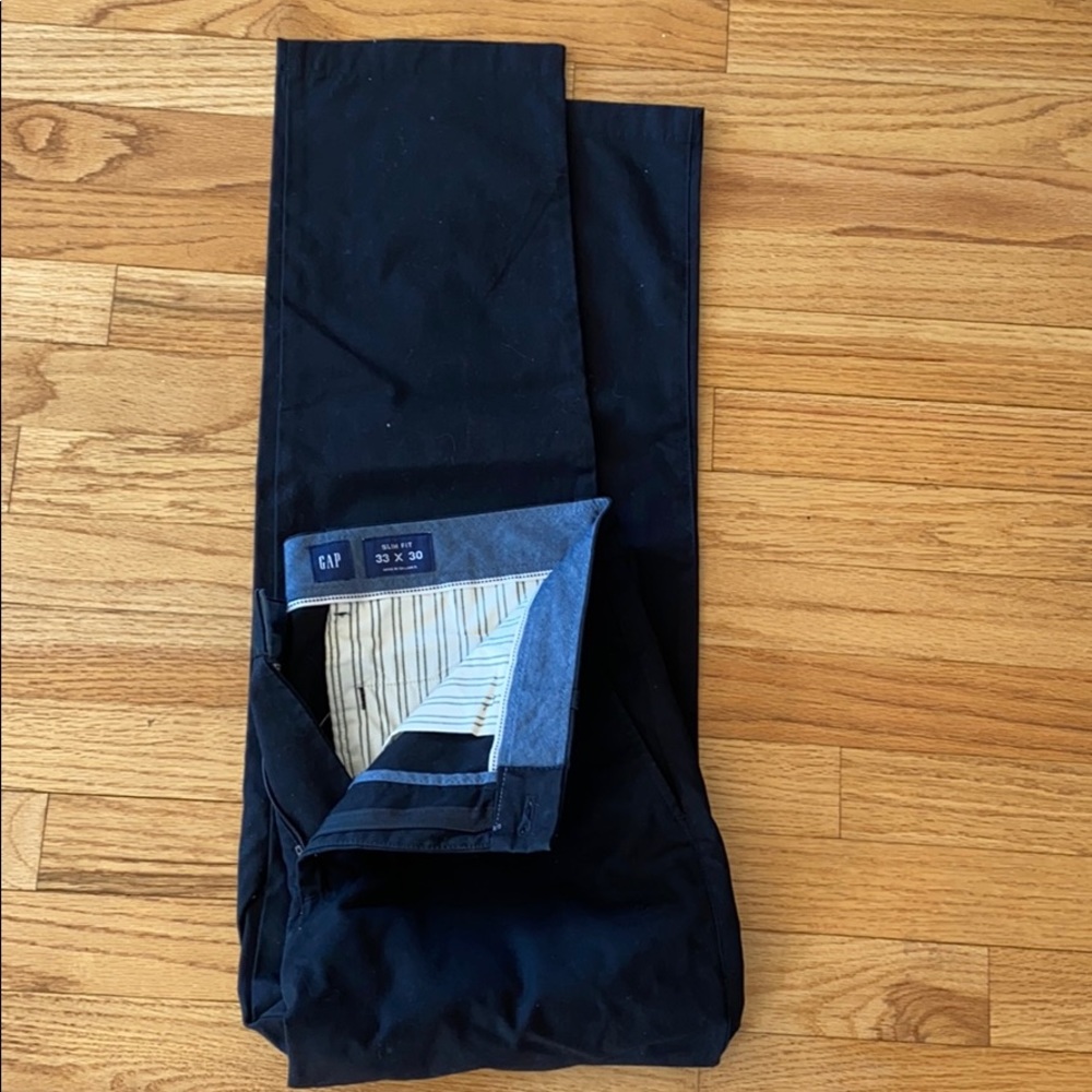 Almost new Gap Khaki Black Slim 33x30